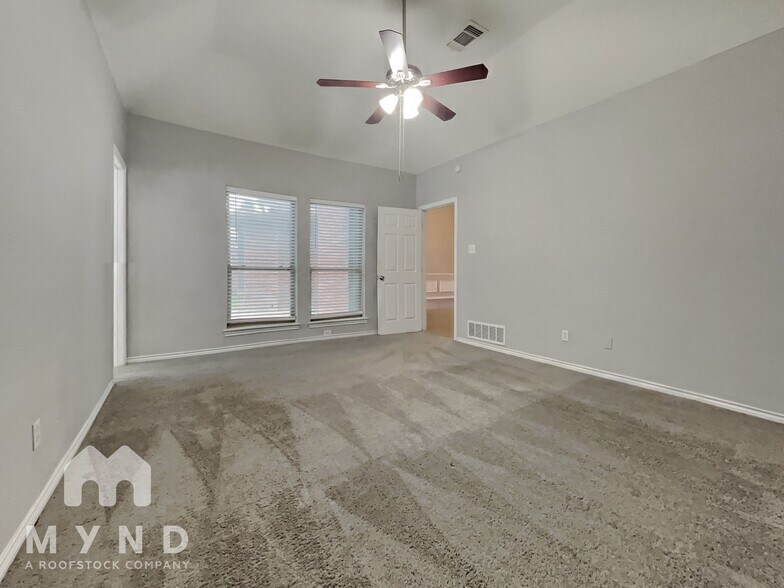 Building Photo - 1000 Galaxy Dr