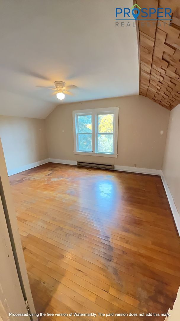 Building Photo - ST221X