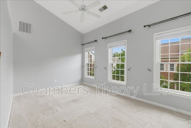 Building Photo - 4664 Kirkland Pl