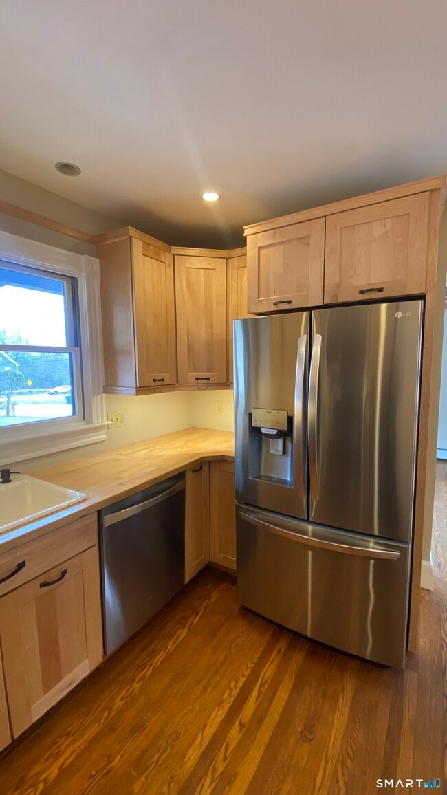 Building Photo - 86 Belleview Ave