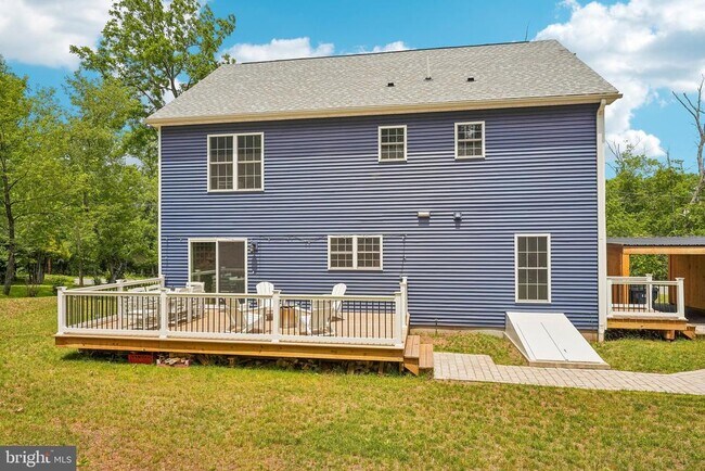 Building Photo - 40 Creek Rd