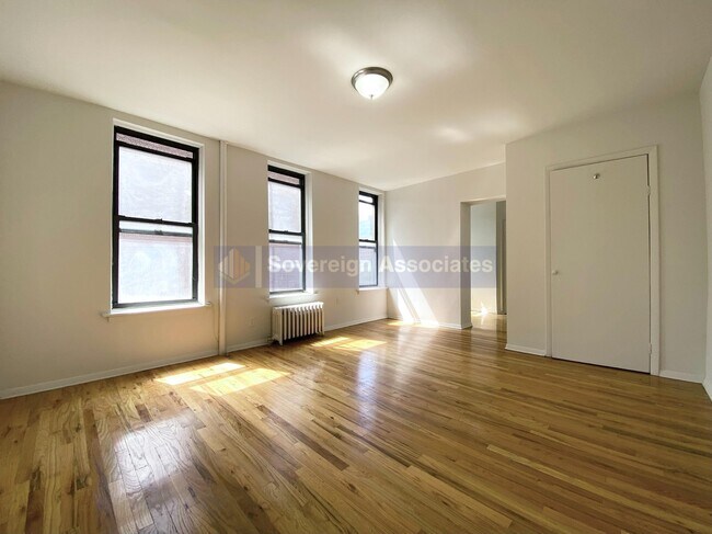 Building Photo - 401 E 68th St