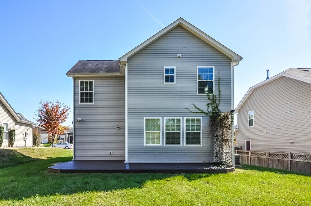 Building Photo - 130 Norwich Dr