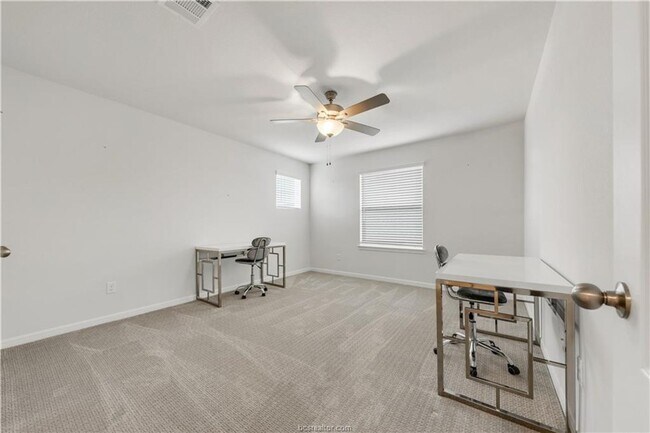 Building Photo - Gorgeous 2-Story on Quiet Cul de Sac