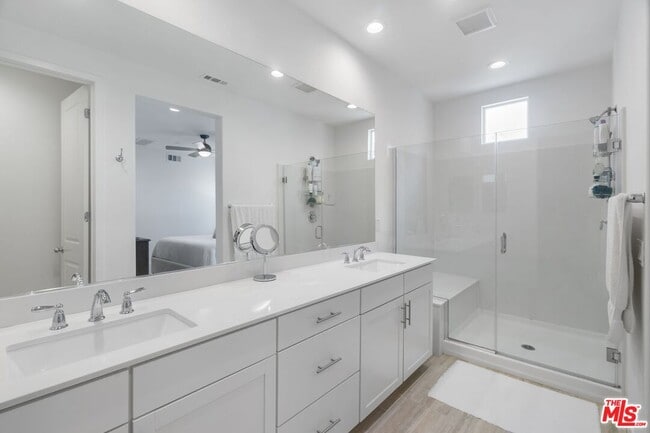 Building Photo - 549 Daniel Freeman Cir