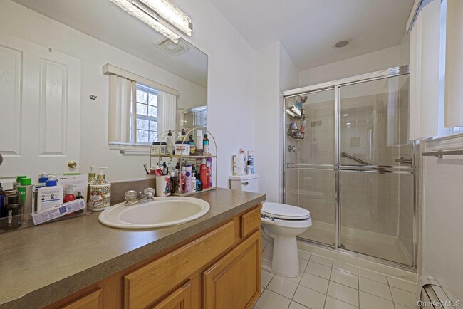 Building Photo - 475 Old Country Rd