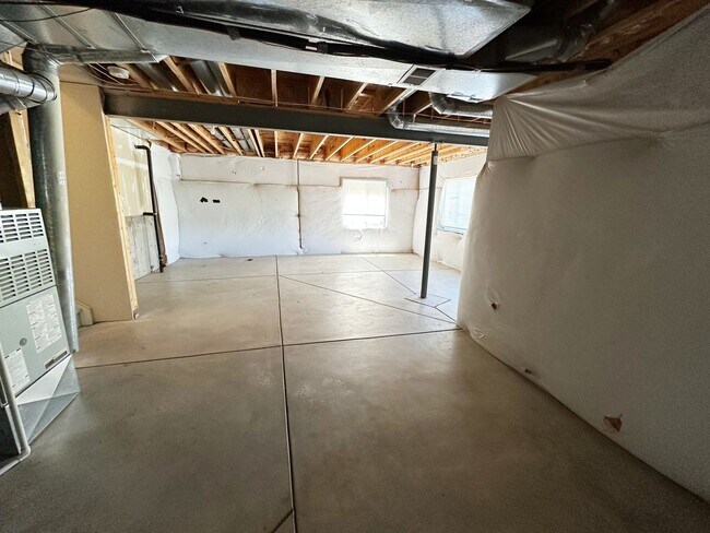 Building Photo - Bright, Spacious 2-Bedroom Home in Aurora ...