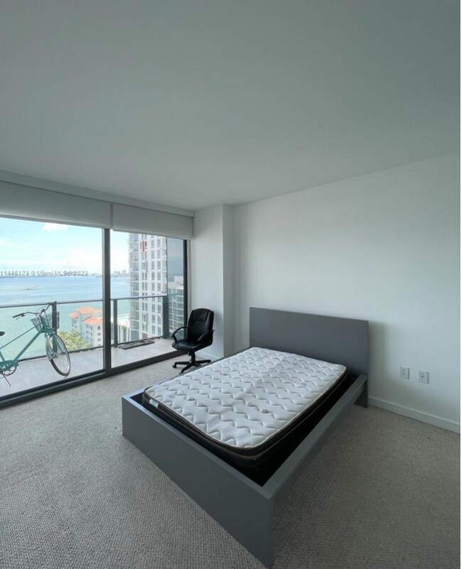 Building Photo - Spacious 2bed/2bath unit at luxury Icon Bay, with amazing bay and city views.