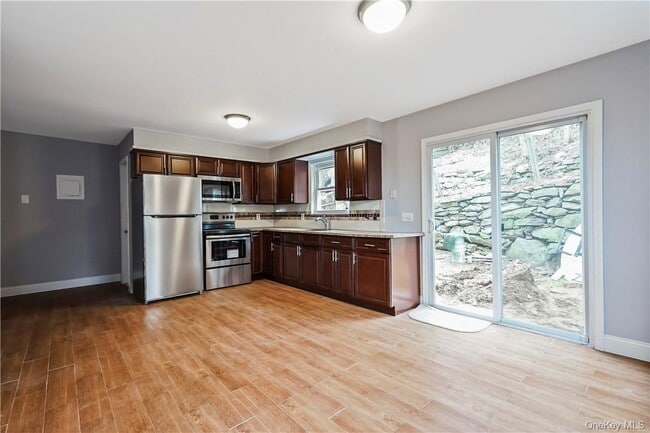 Building Photo - 30 Palisade St