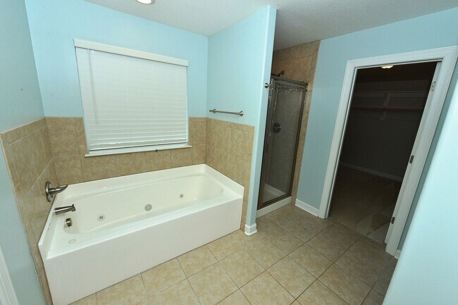 Building Photo - Just a few miles from NOB Navy Base and Ba...