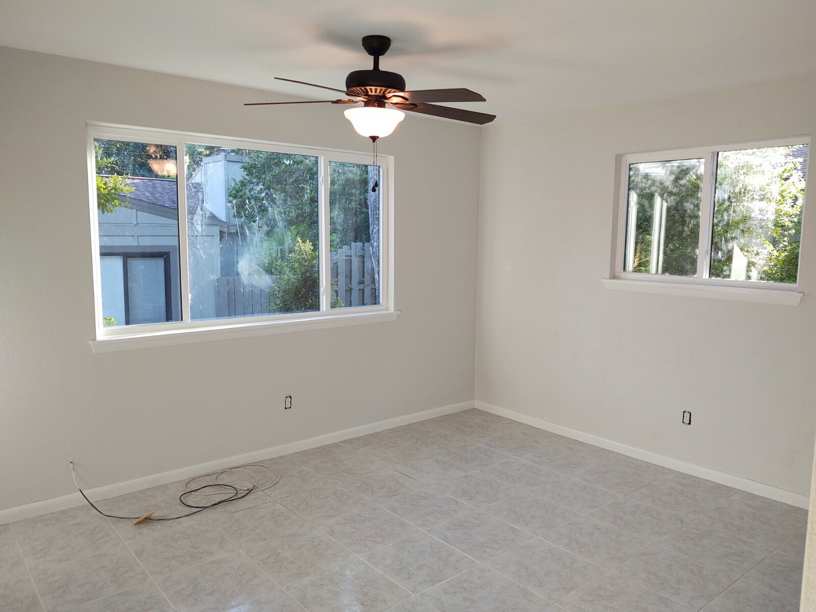 Building Photo - 219 Pine Cone Trl