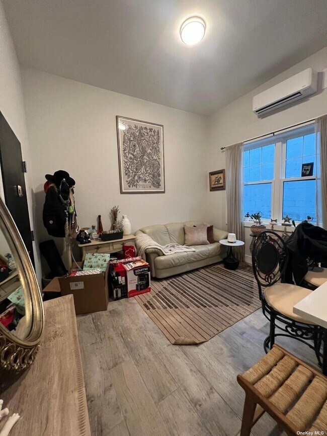 Building Photo - 56 W Main St