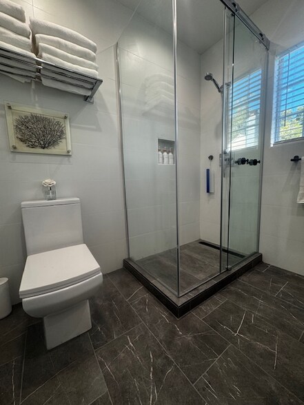 Building Photo - 9850 Springfield St