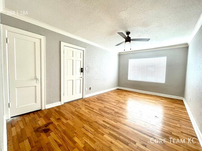 Building Photo - 1114 W 45th St