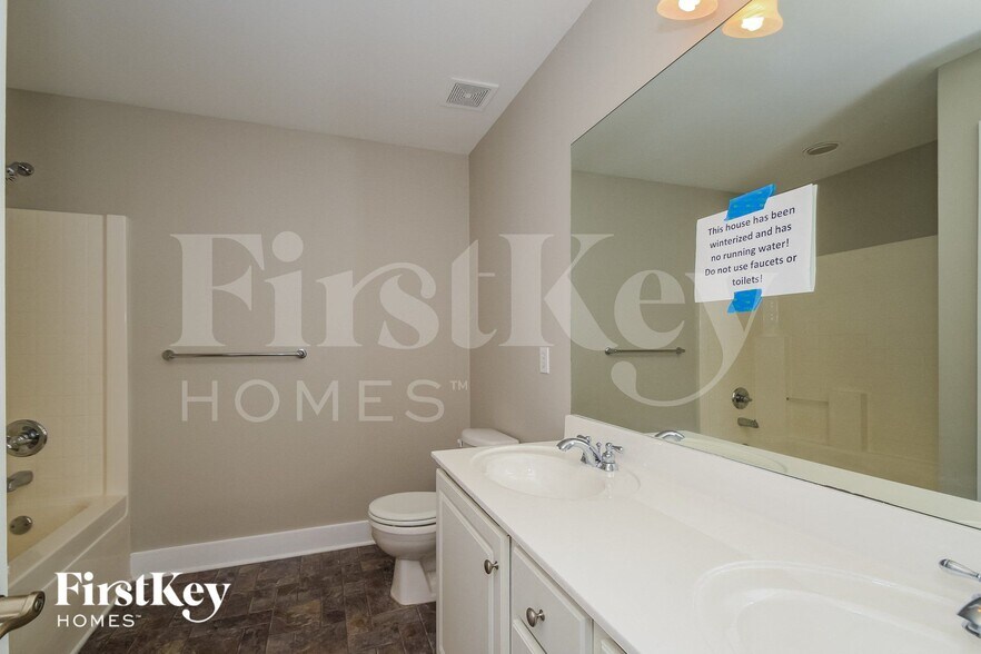 Building Photo - 5485 Wisteria Trace