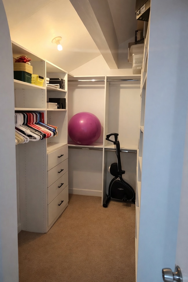 Building Photo - 1637 Carriage House Terrace