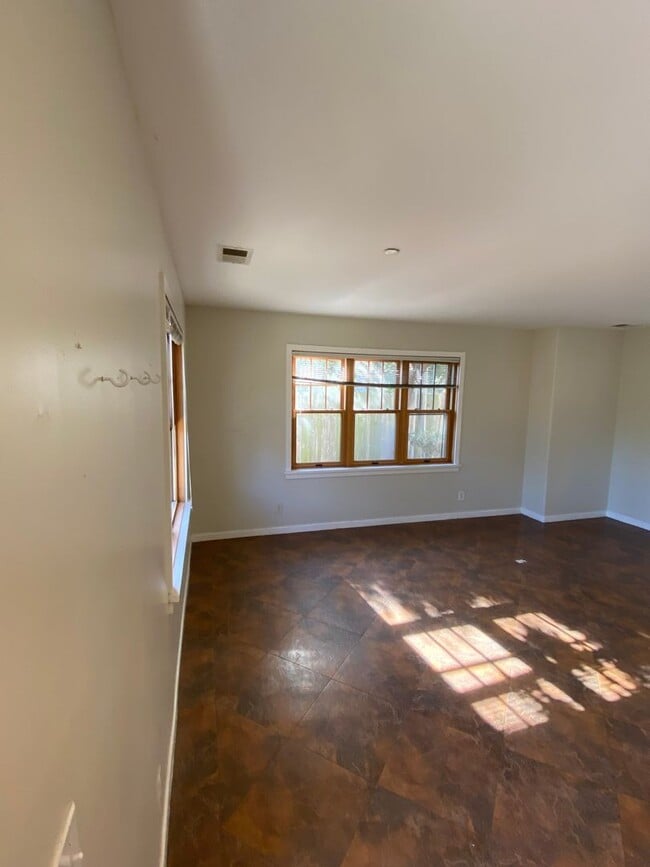 Building Photo - 6736 Sueno Rd