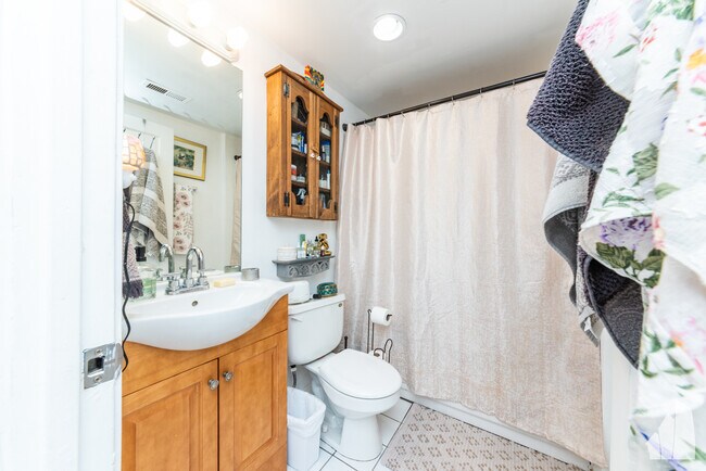 Building Photo - 2005 W Race Ave