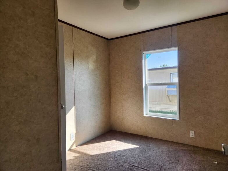 Building Photo - 3805 7th St NE