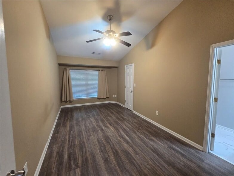 Building Photo - 3222 Hidden Cove Cir NW