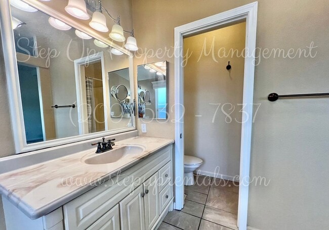 Building Photo - Comfortable & Well-Appointed 3-Bedroom Hom...