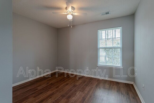 Building Photo - 1901 Country Apple Ct