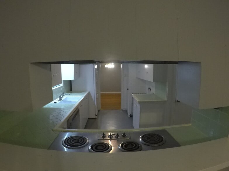 Kitchen - 106 Springwood Ln