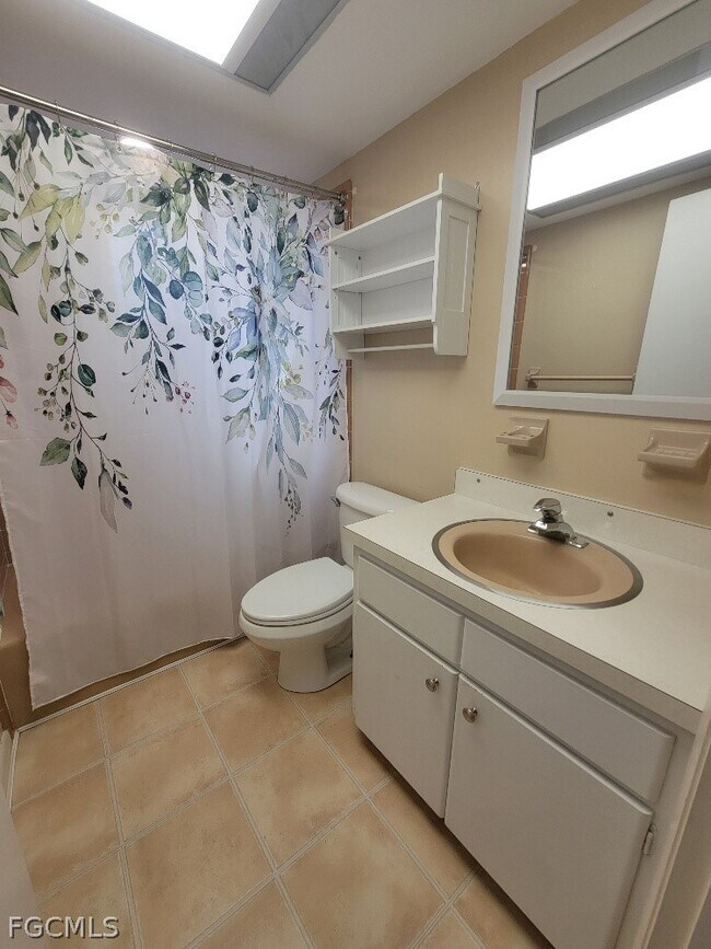 Building Photo - 1372 Archer St