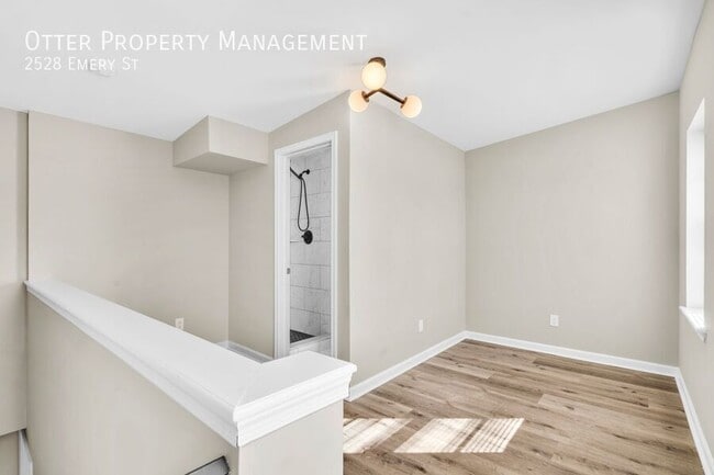 Building Photo - 2528 Emery St