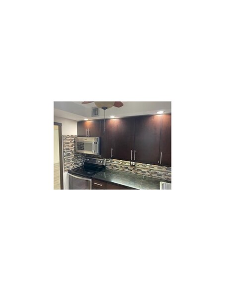 KITCHEN - 608 NW 13th St