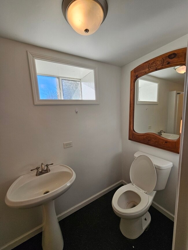 Building Photo - 811 Hoyle Rd