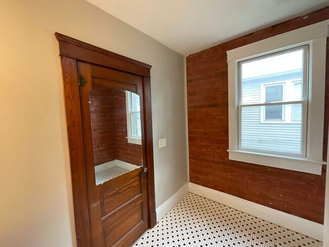 Building Photo - 2082 West 95th Street