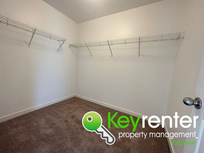 Building Photo - Puyallup Multi-level Fabulous 4Bed/2.5Bath...