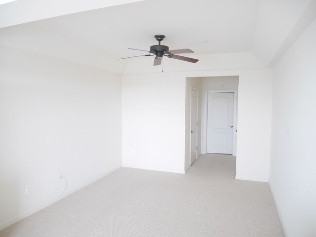 Building Photo - Two Bedroom, Two Bathroom Condo- 55 Plus Community