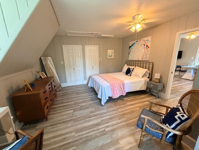 Building Photo - Midtown Bungalow