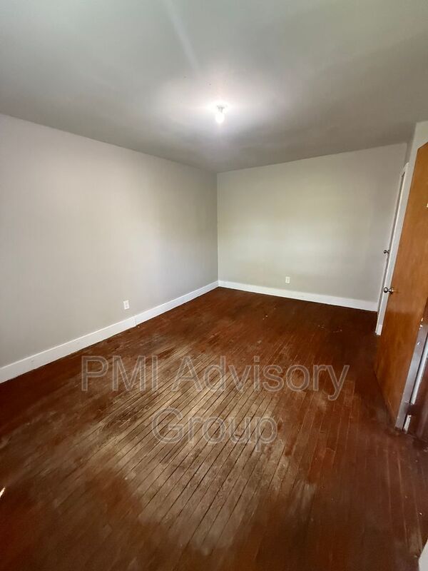 Building Photo - 612 SE 28th St