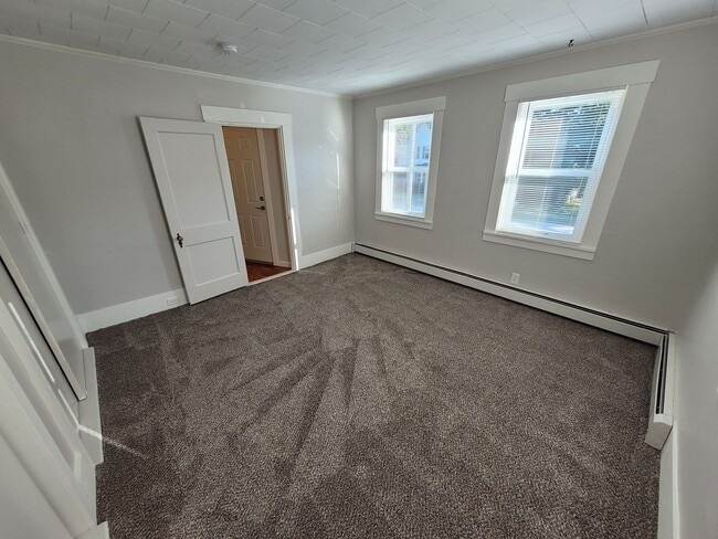 Building Photo - 38 Souhegan St