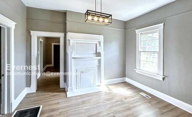 Building Photo - 7129 3rd Ave S