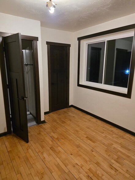 Building Photo - 270 Kaukauna St