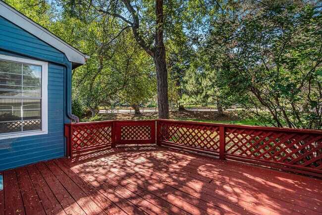 Building Photo - 1339 Village Park Ct