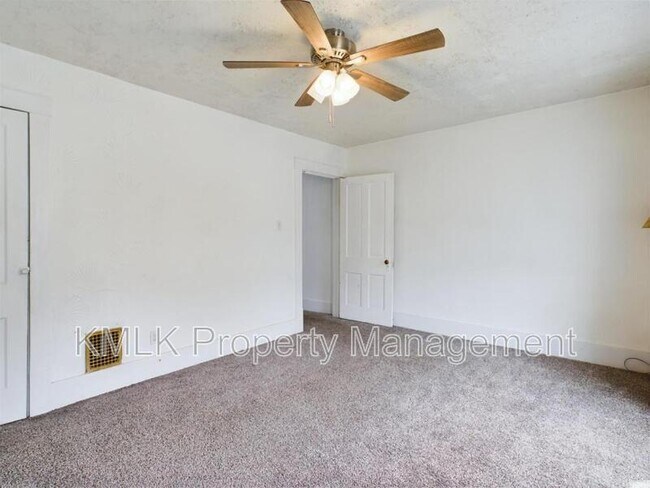 Building Photo - 665 Kling St