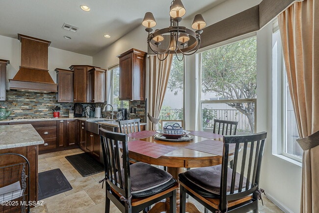 Building Photo - 65473 E Rose Ridge Dr