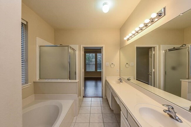 Building Photo - 4530 Casey Cir