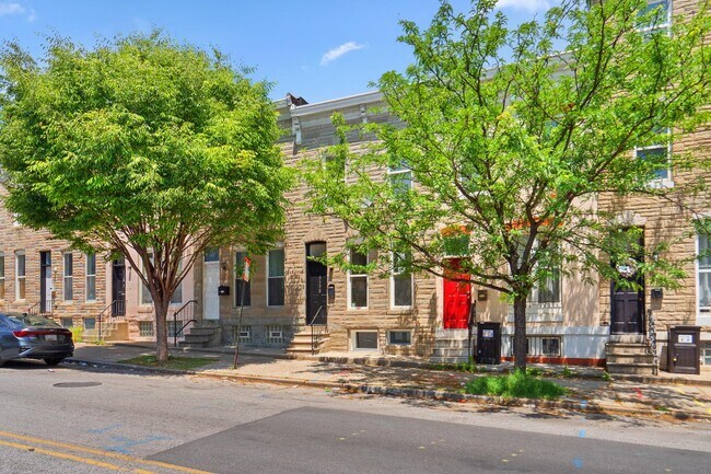 Building Photo - 2532 E Fayette St