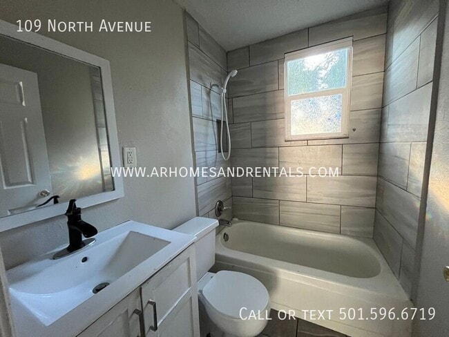 Building Photo - 109 North Ave