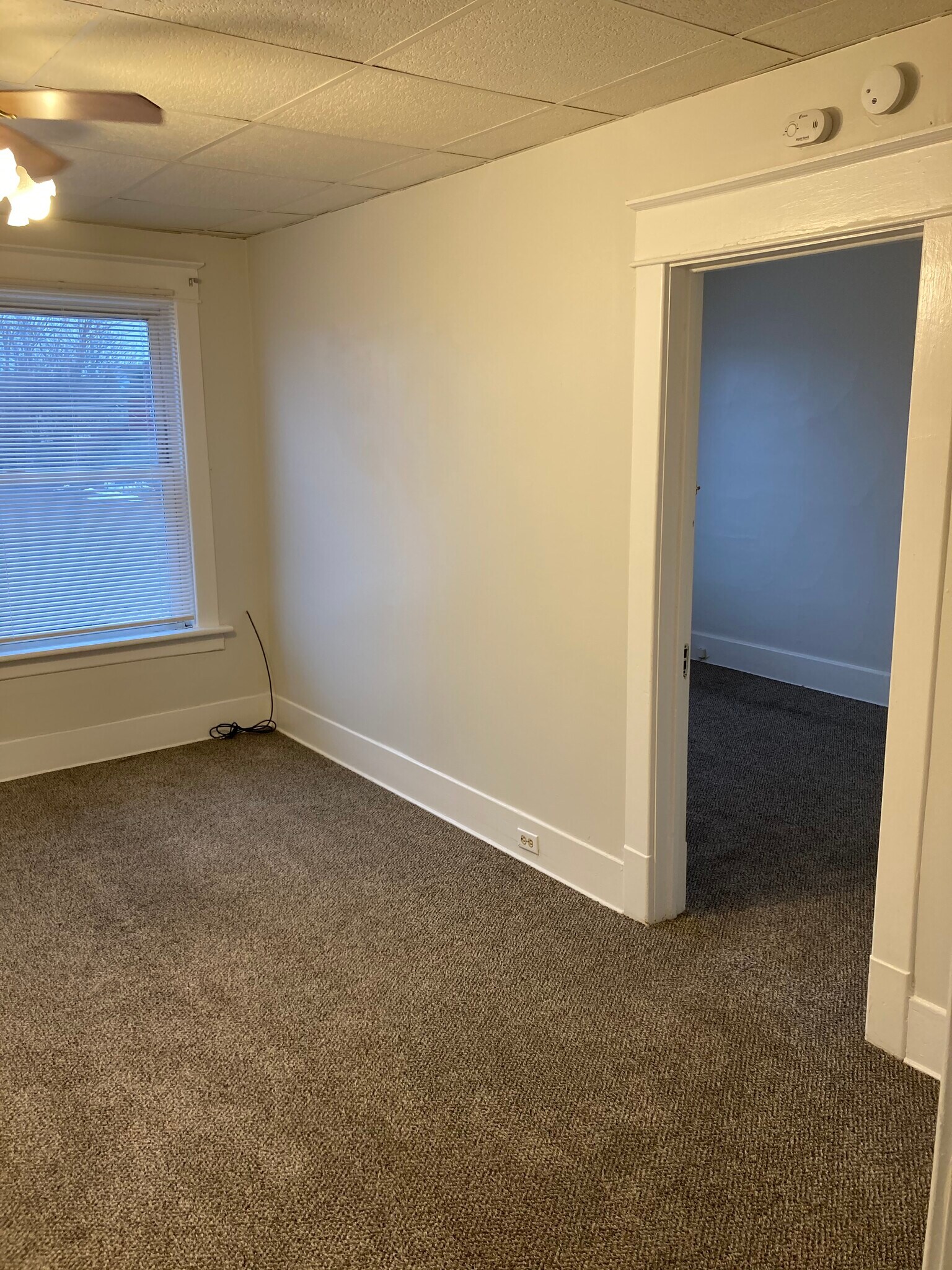 Building Photo - 1318 E 9th St