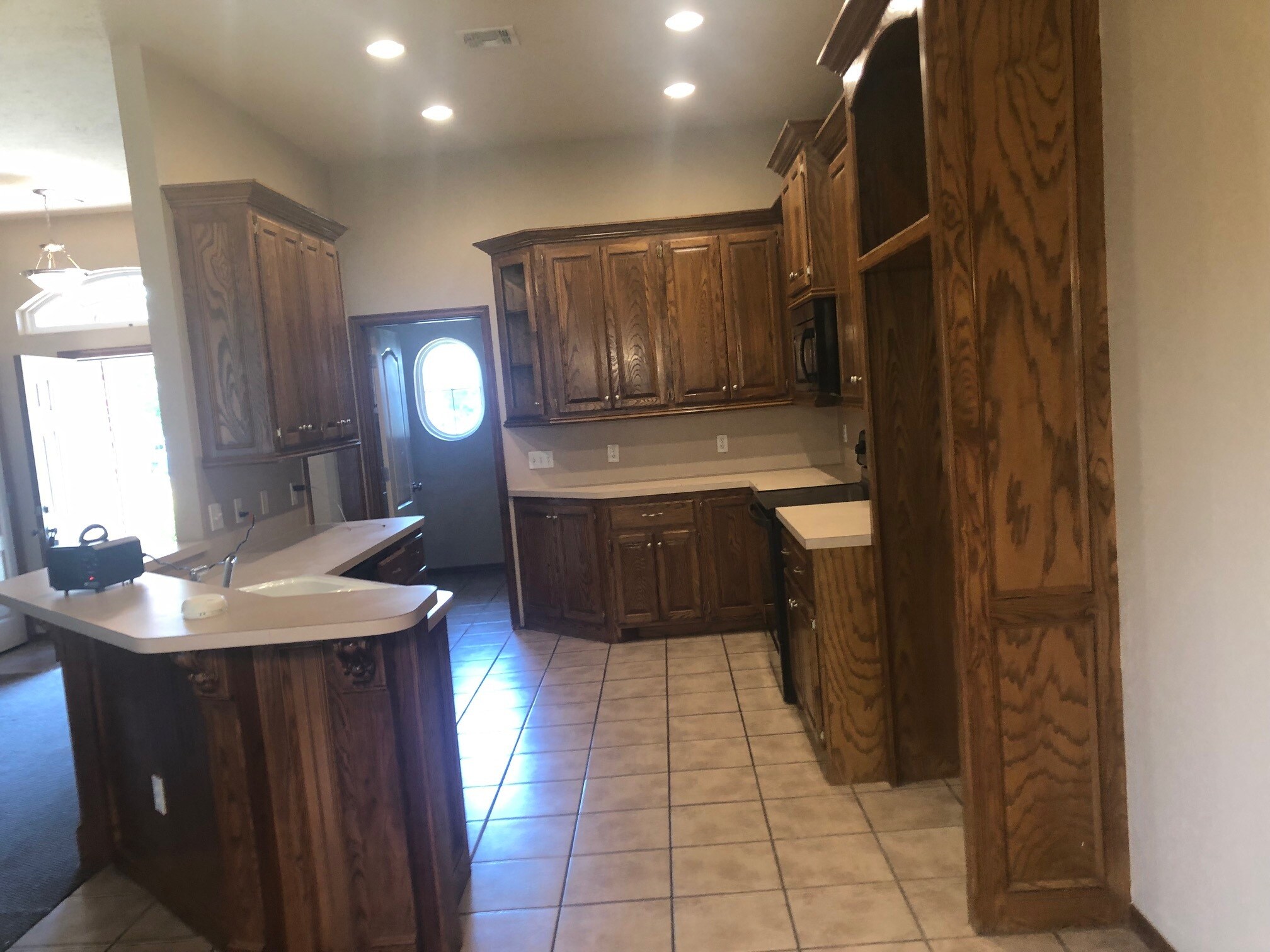 Building Photo - 3604 Kensington Dr