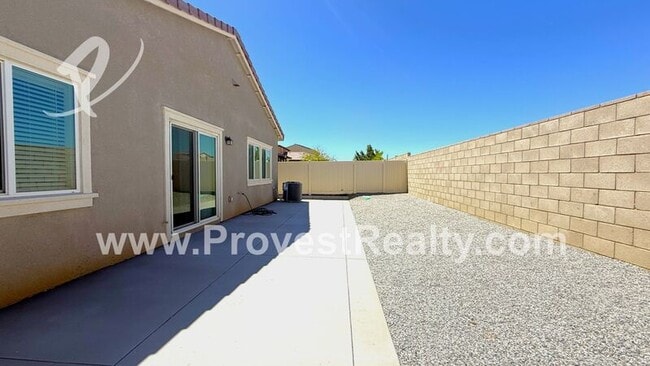 Building Photo - 10732 Quarter Horse Ave