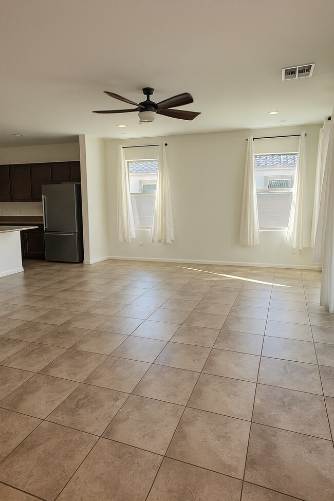 Building Photo - 910 S 199th Ln