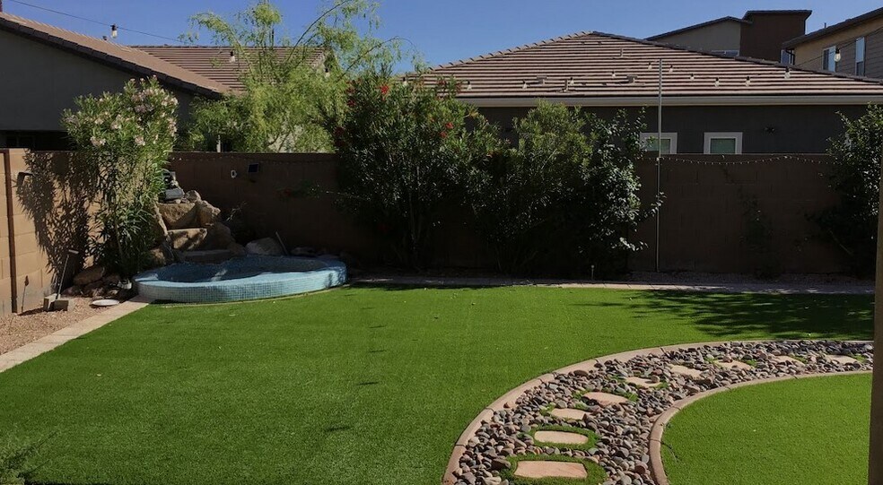 Building Photo - 7031 W Knox Rd